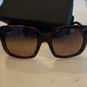 Maui Jim Tortoiseshell Sunglasses and Case